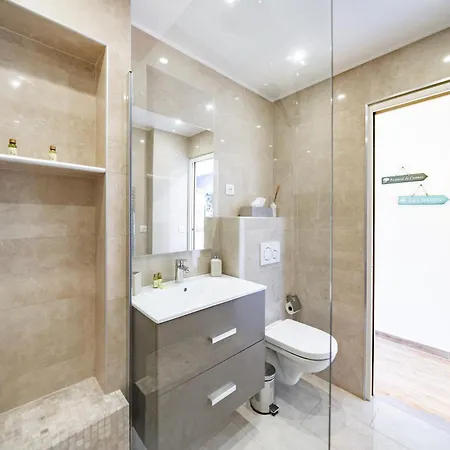 By The Croisette Апартаменты *