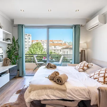 Апартаменты By The Croisette Канны