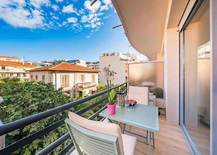 By The Croisette Apartment